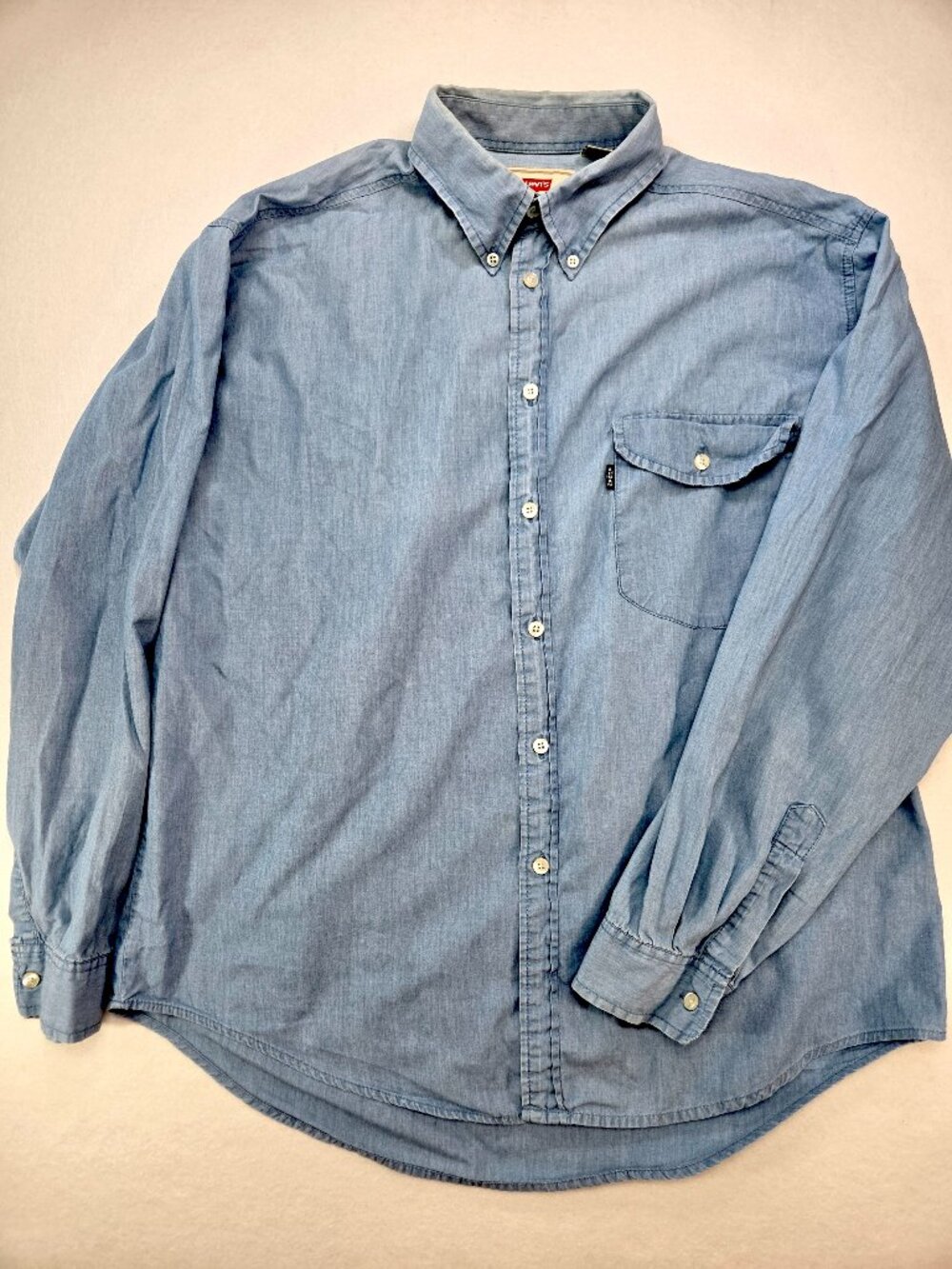 Levi’s Light Blue Chambray Button Down Shirt Long Sleeve Men’s Size Large